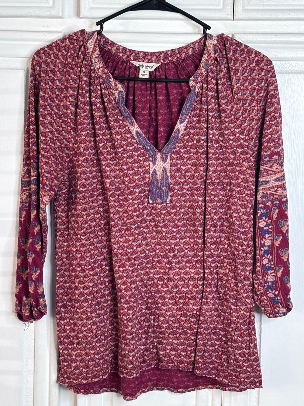 Lucky Brand Women's Maroon Patterned V-Neck Tunic Top size S